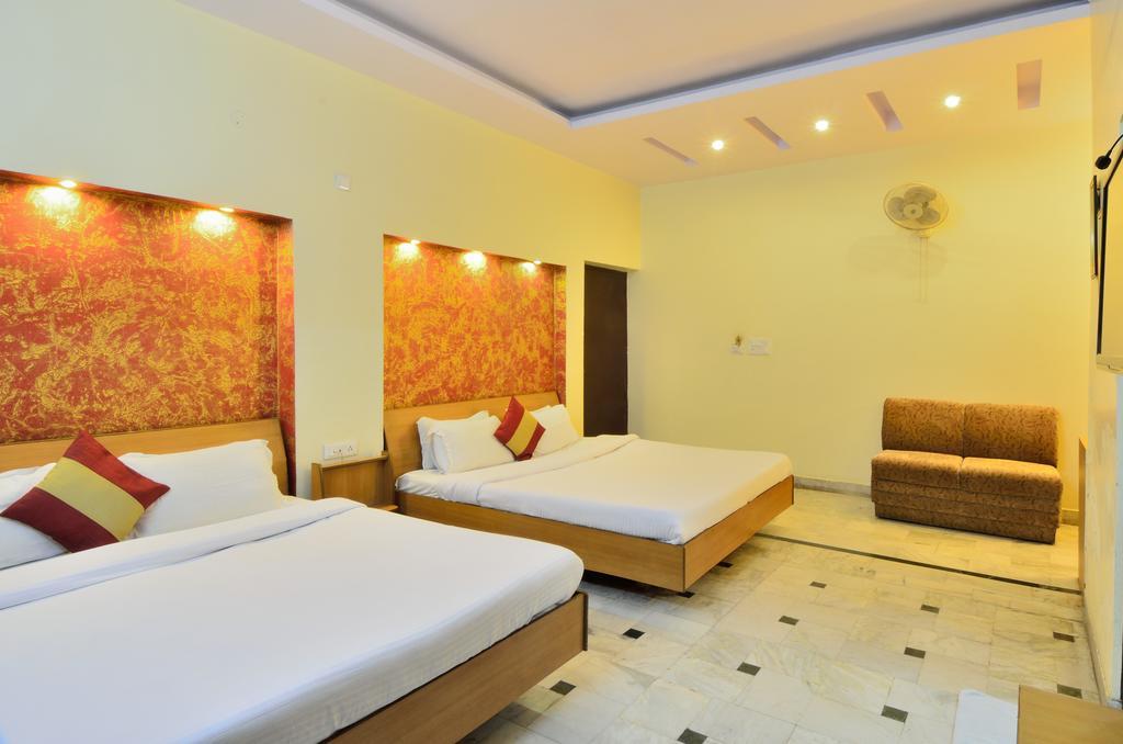 Hotel Roopa International Amritsar Exterior photo